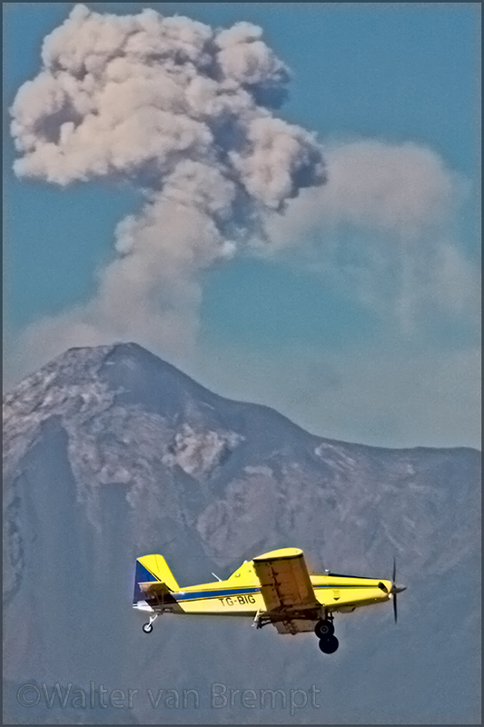 Vintage planes in Guatamala, by Walter van Brempt (2-2024)
